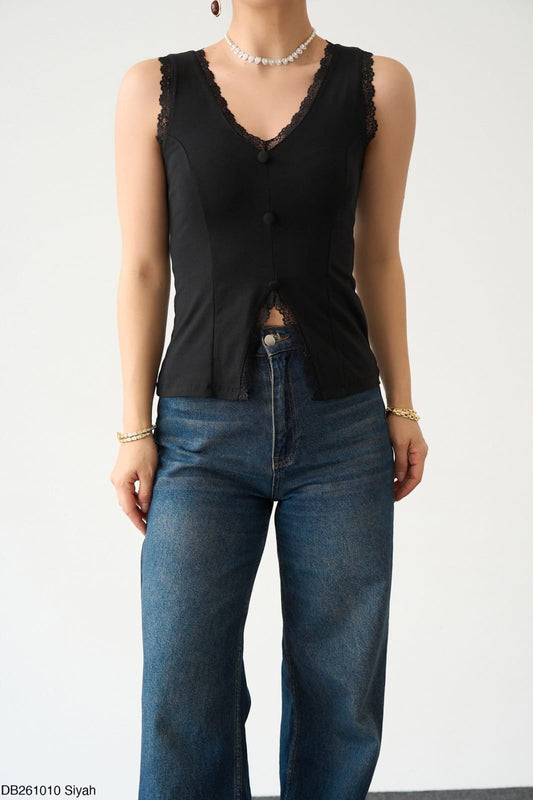 The Aurelia Lace Top in Black