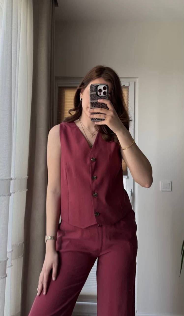 Burgundy linen vest and wide-leg trousers co-ord se