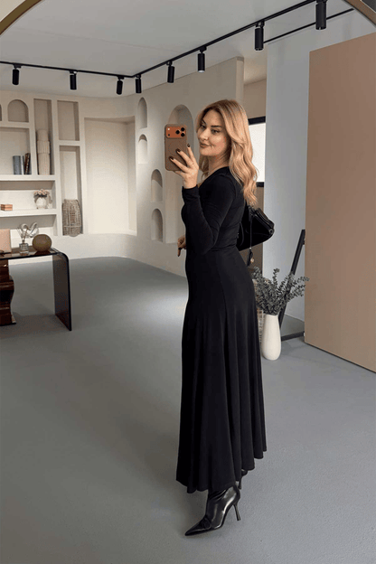 Seraphina Slit Maxi Dress – Classic and timeless
